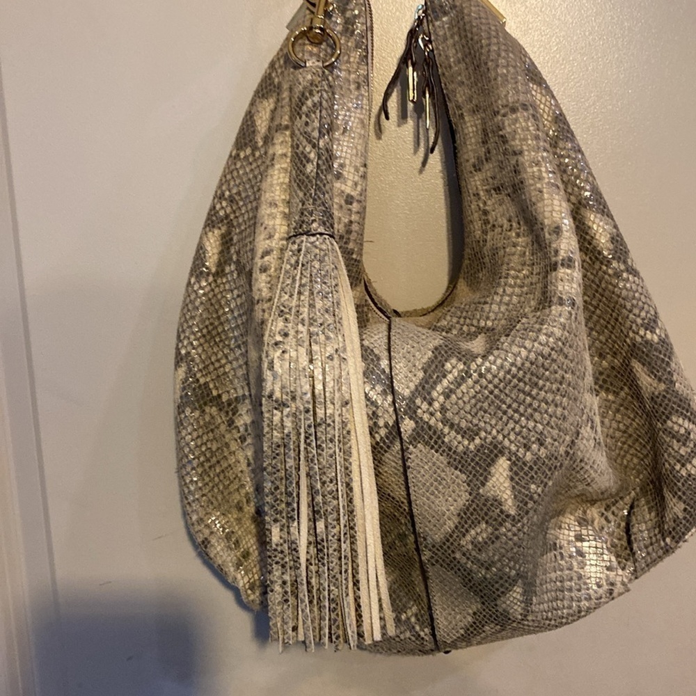 G.I.L.I. HOBO TOTE BLUSH-COLORED OSTRICH EMBOSSED LEATHER CONVERTIBLE LARGE NEW - Picture 3 of 11